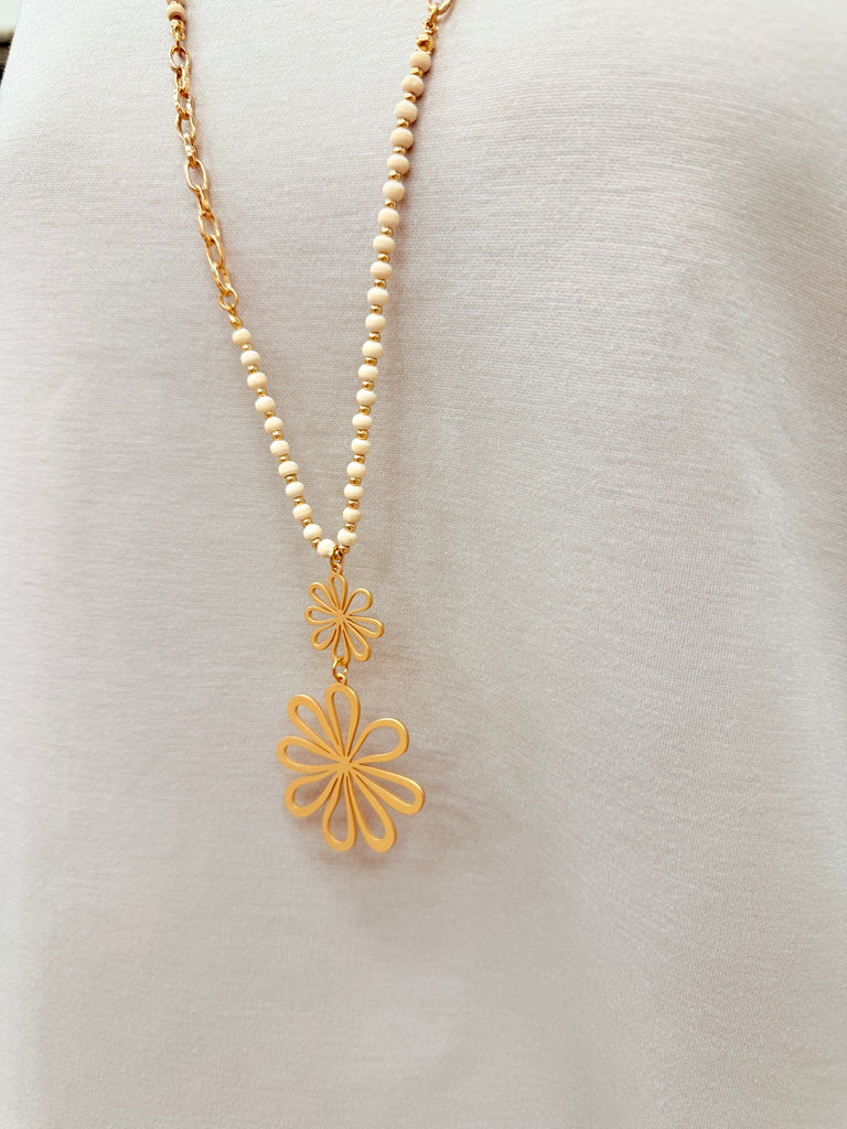 Long Daisy Necklace